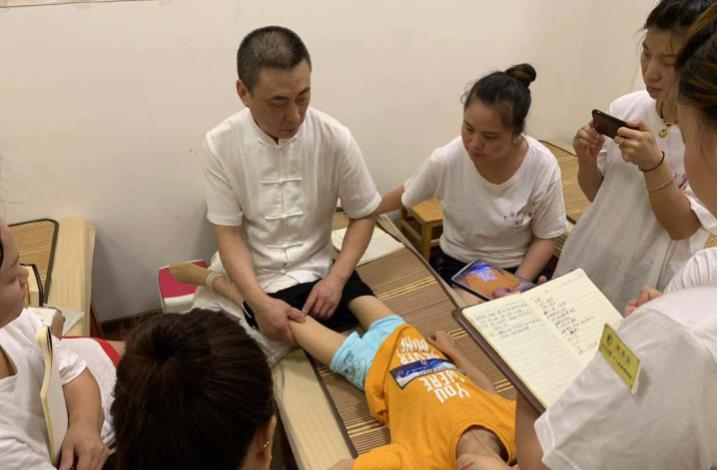 小兒推拿市場前景如何？零基礎可以入行嗎？