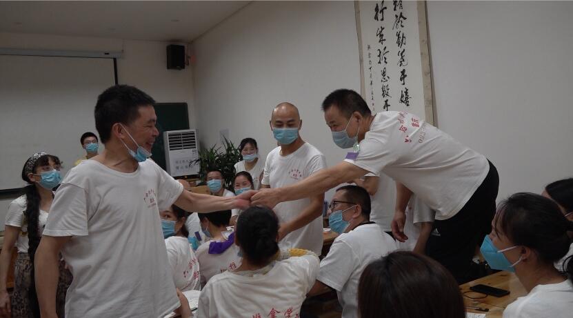 家長應如何選擇小兒推拿學校？