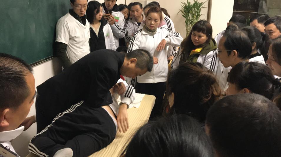 哪里學推拿包就業?工資高嗎？
