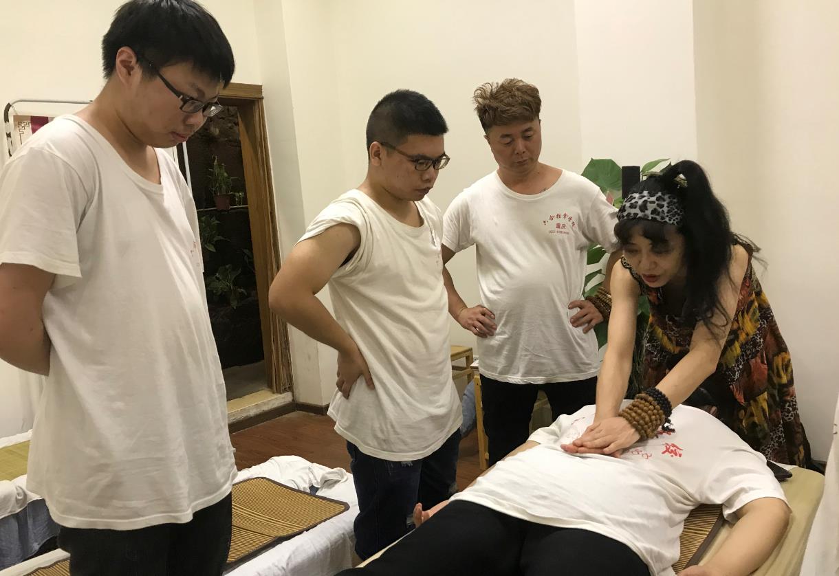 想學(xué)習(xí)推拿技術(shù)?推拿的由來你也應(yīng)知曉