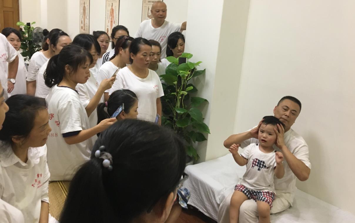 小兒推拿師告訴你如何避免寶寶積食