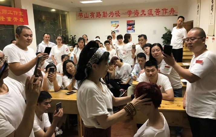 針灸推拿培訓學校教你如何用推拿預防脫發(fā)