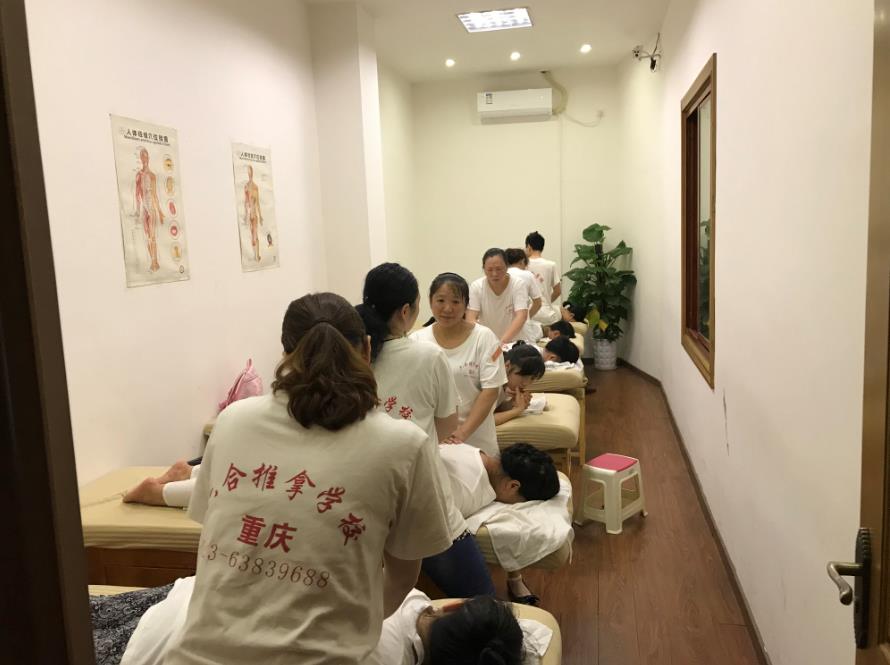 你知道怎么找按摩穴位嗎？中醫(yī)推拿培訓(xùn)學(xué)校來(lái)教你