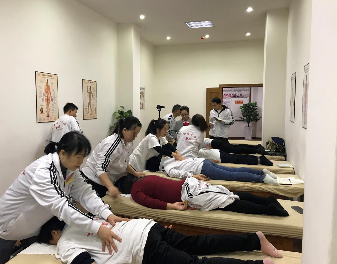 家庭保健按摩有哪些手法？