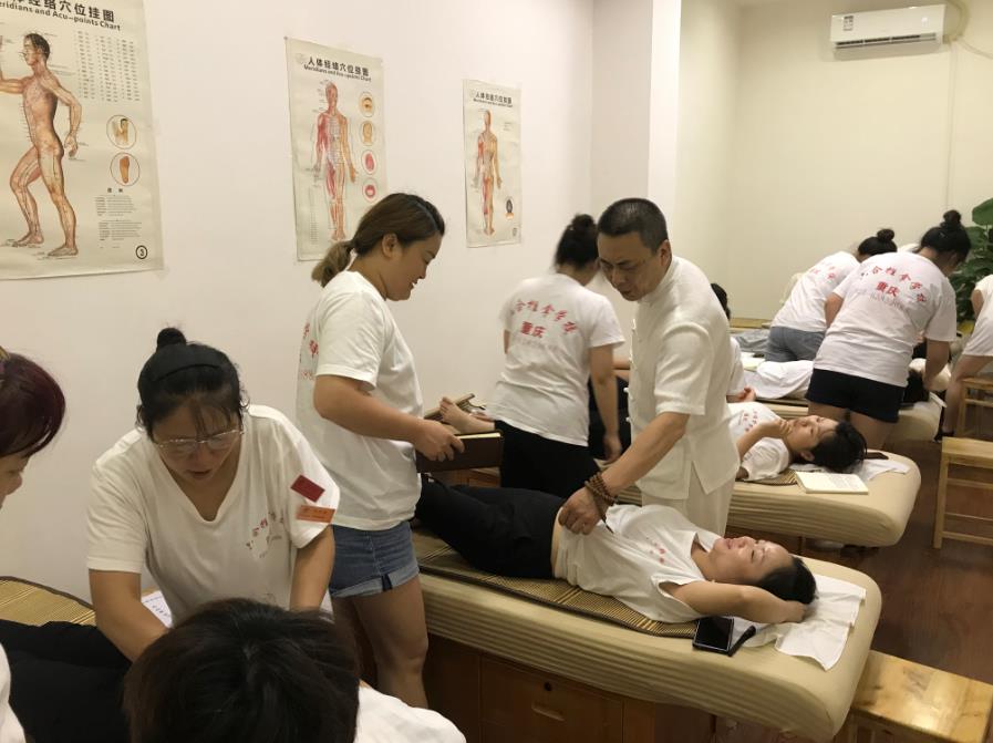 重慶中醫推拿培訓學校分享通過自我按摩降血壓