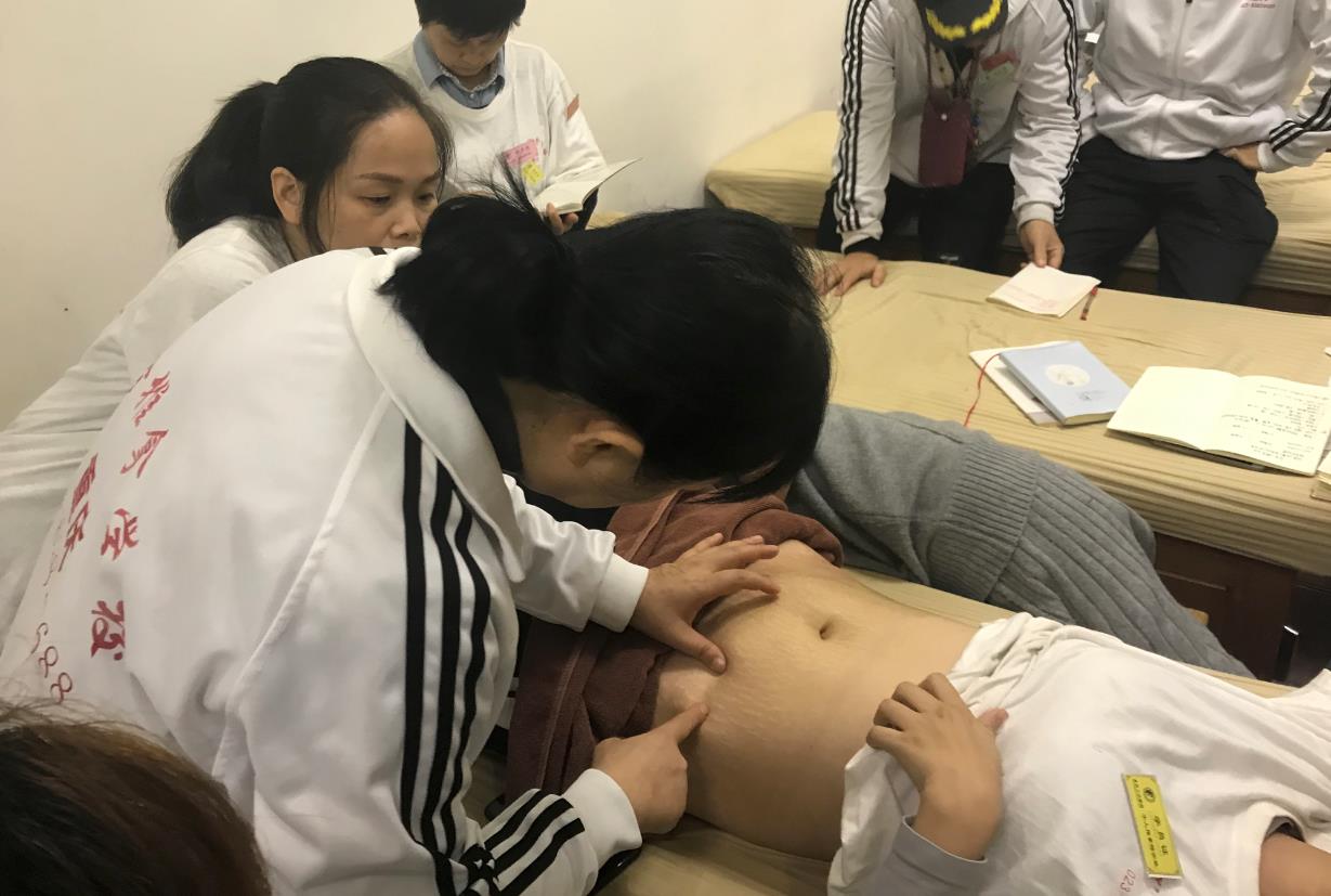 中醫(yī)推拿怎么通過按摩緩解腸胃不適？