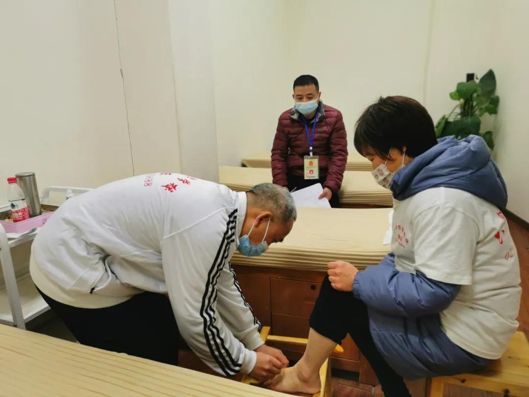 脫發怎么辦？腳部按摩可以防止脫發你信不信？