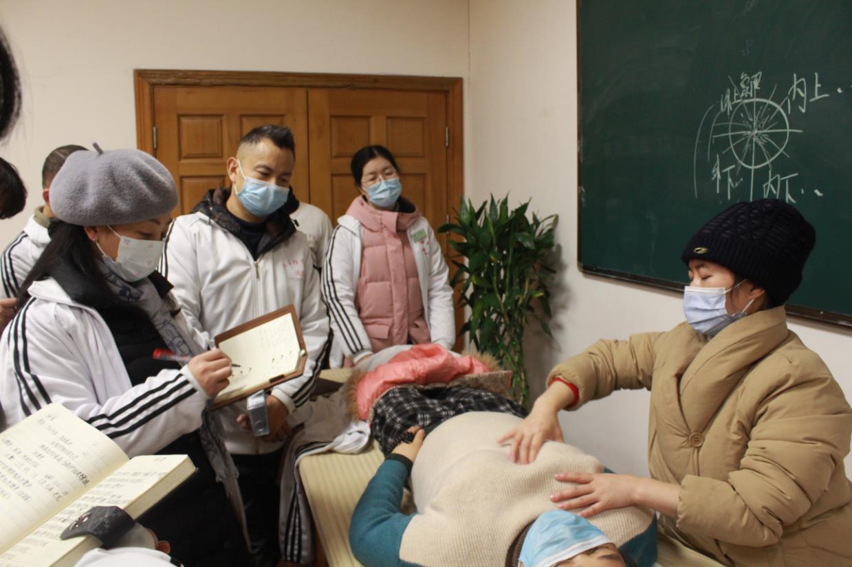 簡單易學，推拿穴位緩解乳腺增生
