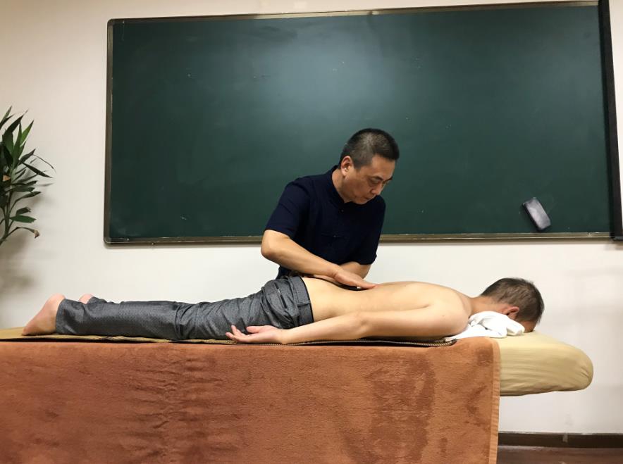 氣血不足提前衰老，揉按這個穴位作用大！