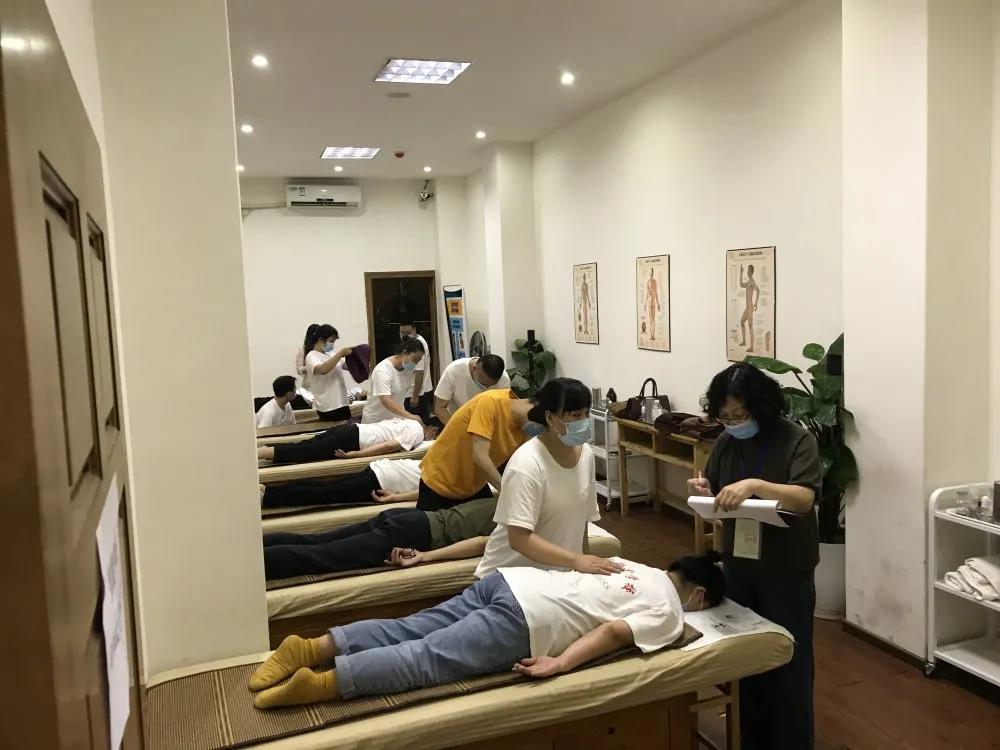無證從業(yè)人員注意了喲！ 想拿證這邊看！