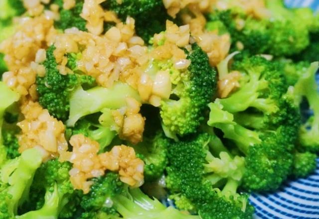 日常生活中吃哪些食物對(duì)眼睛好？