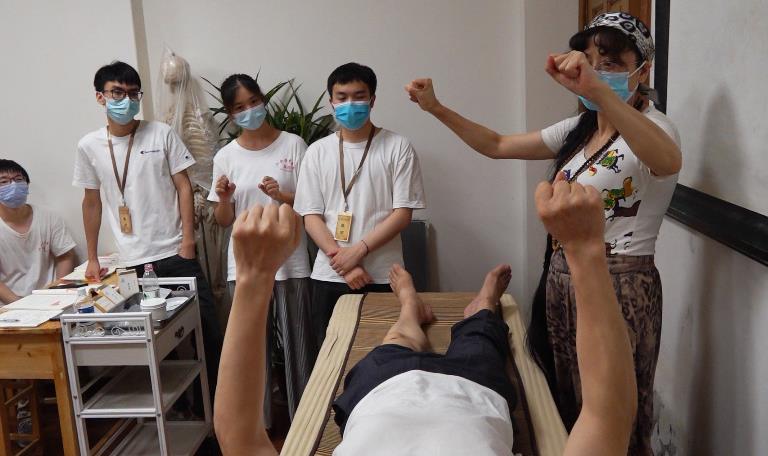 中醫針灸養生可以去皺美白抗衰老嗎？重慶有針灸推拿培訓嗎？